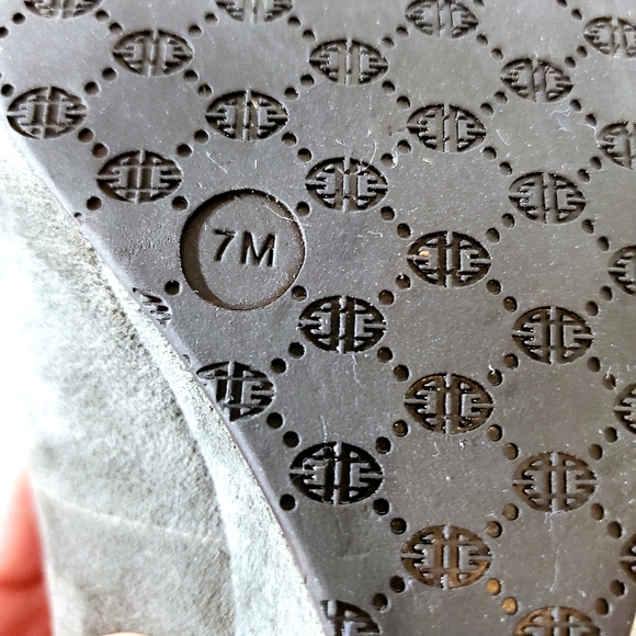 Antonio Melani Gray Suede Wedge Heel, size 7M - Picture 11 of 11